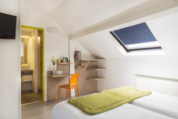 Room 16 of 29