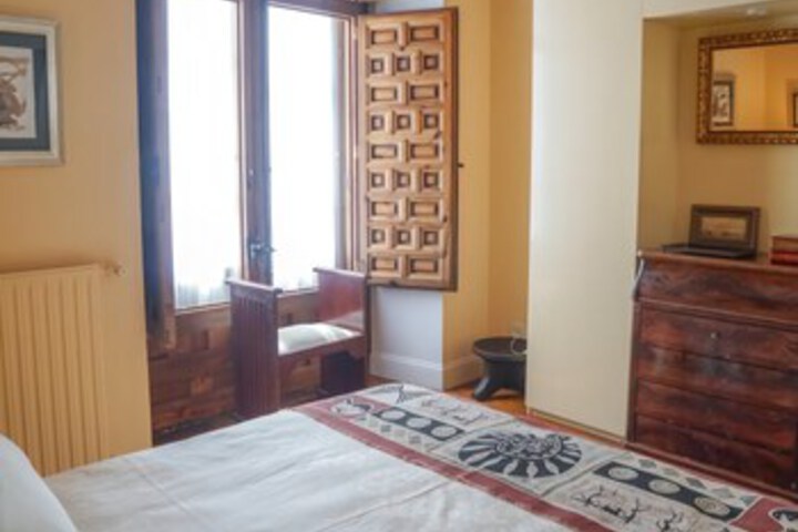 Room 11 of 15