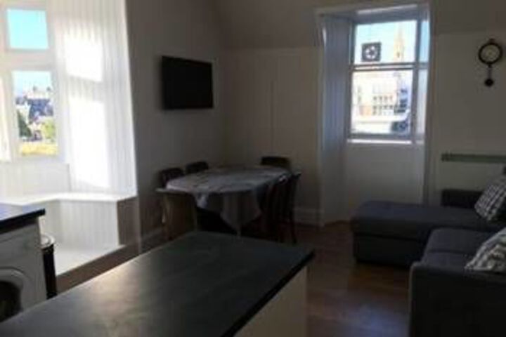 Room 10 of 25