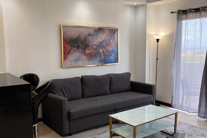 Room 7 of 18