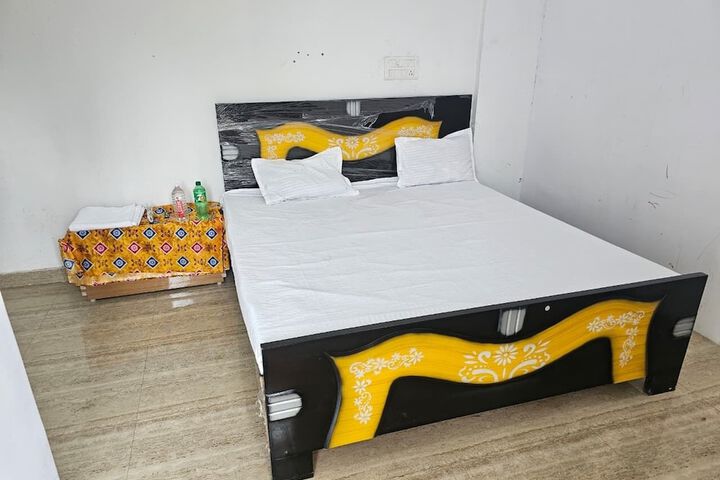 Room 10 of 37