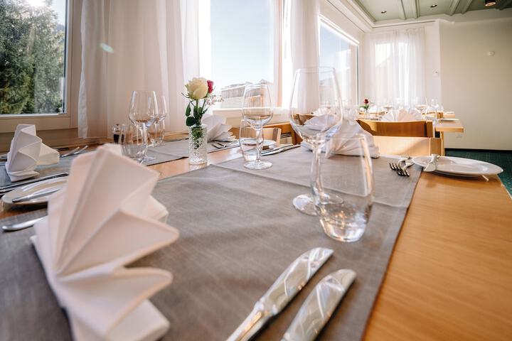 Dining 45 of 98