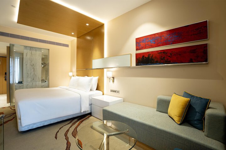 Room 15 of 100