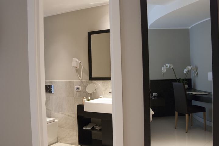 Room 5 of 50