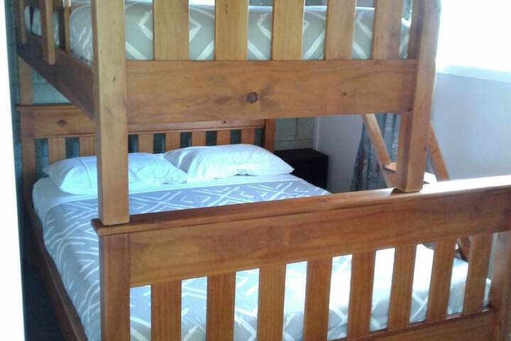 Room 4 of 33