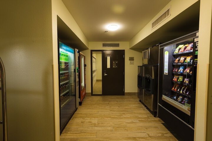 Snack bar