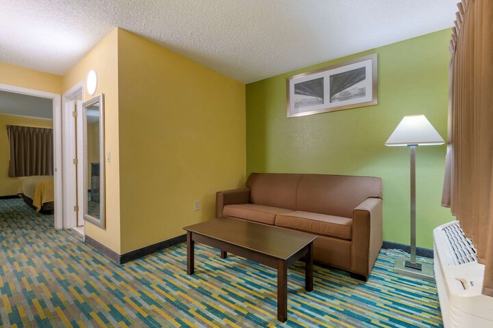 Standard Room, King or Two Doubles (6 of 11)