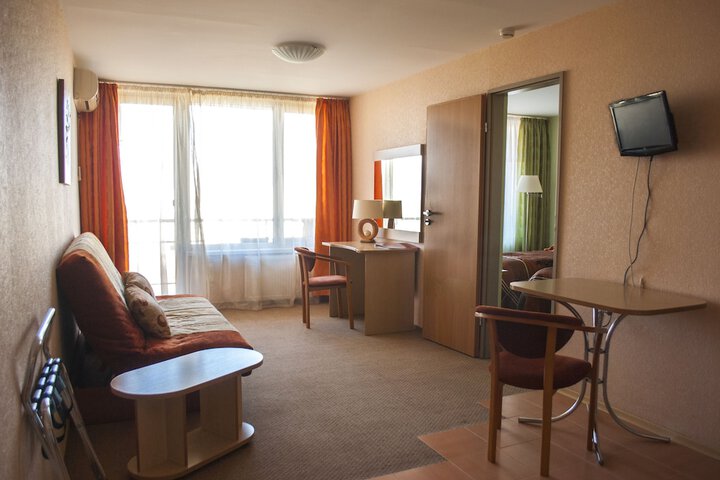 Room 26 of 64
