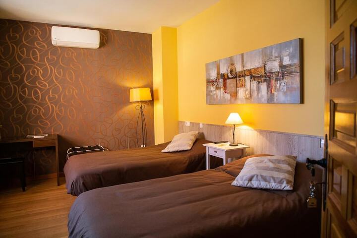 Room 10 of 68