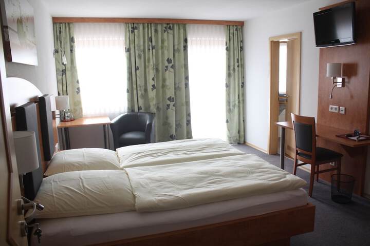 Room 17 of 64