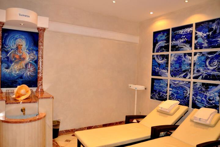 Room 72 of 90