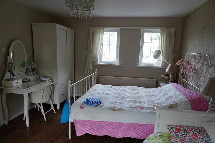 Room 5 of 15