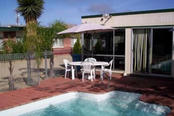 Hotel with Pool