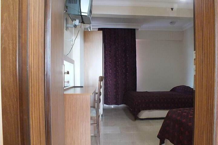 Room 4 of 18