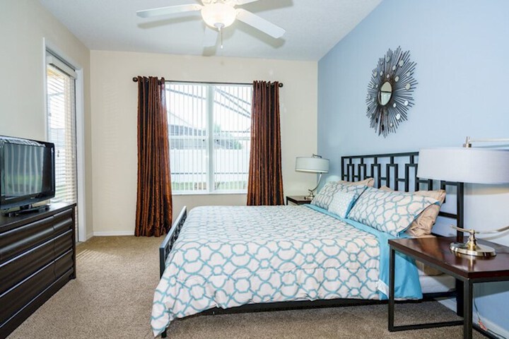 Room 28 of 28