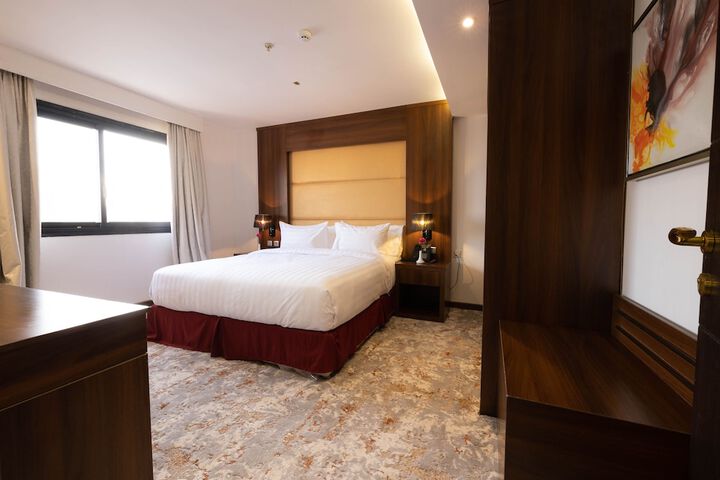Room 32 of 58