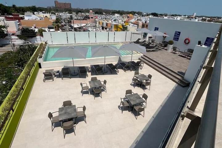 Hotel with Pool