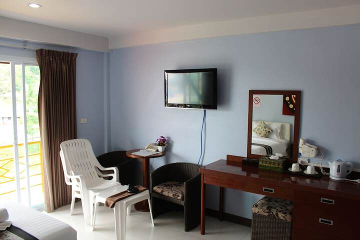 Room 3 of 63