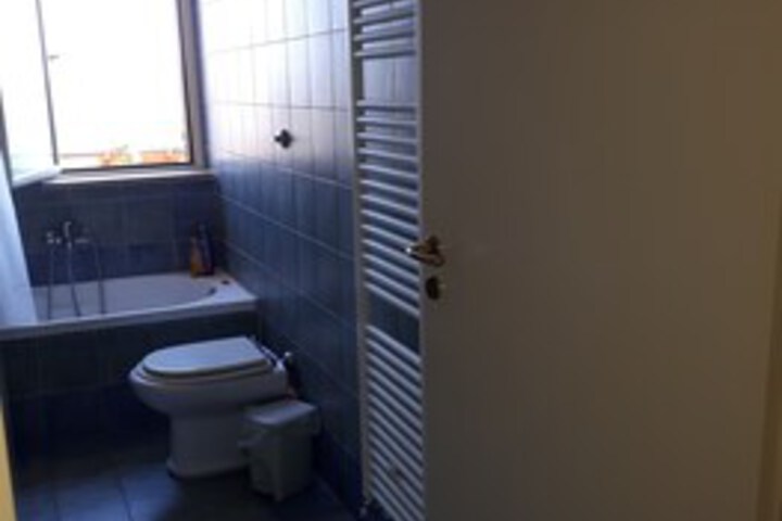 Room 6 of 40