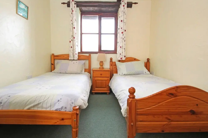 Room 3 of 11