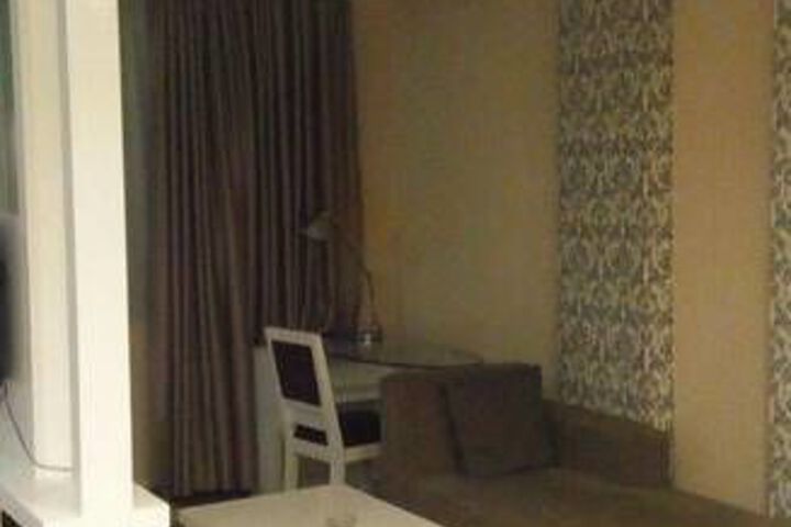 Room 4 of 56