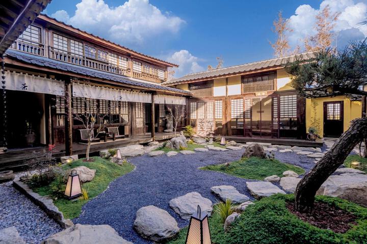 Hotel Exterior 136 of 139