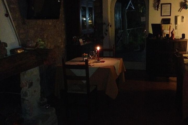 Dining 24 of 58