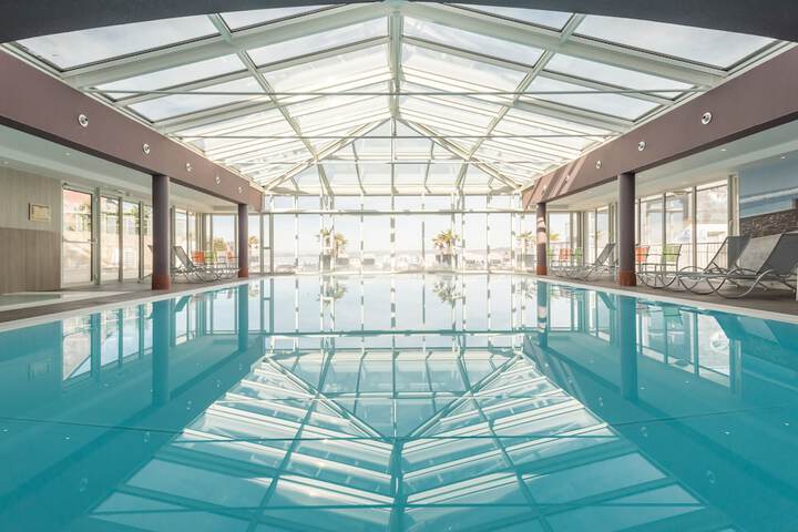 Pool Hotel