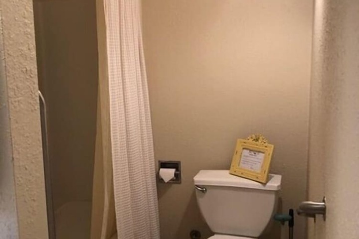 Room 42 of 61