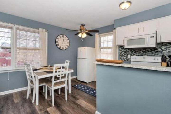 Bay Breeze Sailboat Suite in Willoughby Beach, VA