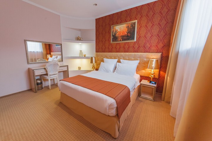 Room 29 of 48