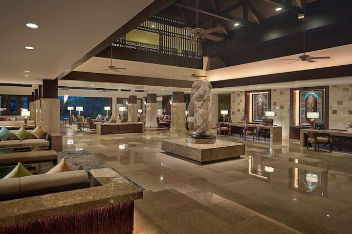 Hotel Lobby