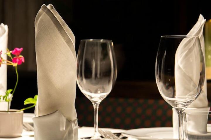 Dining 19 of 33