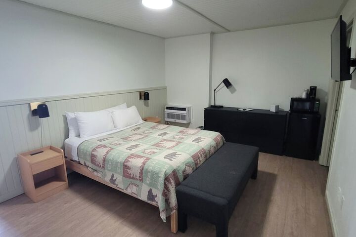 Room 35 of 66