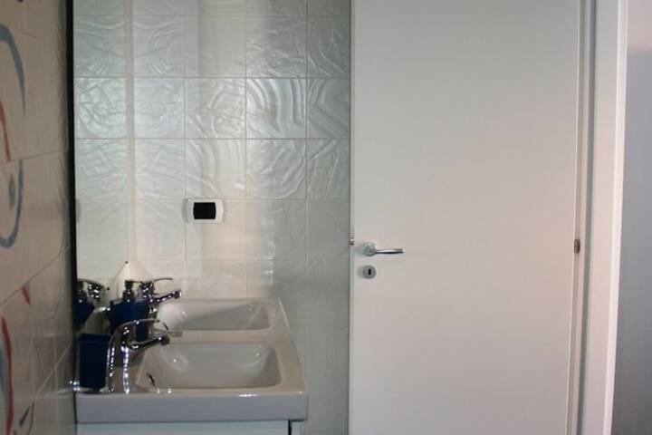 Room 8 of 23