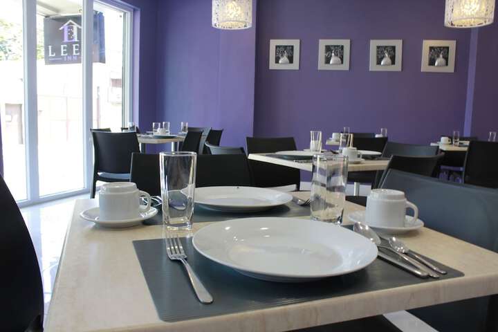 Dining 76 of 91