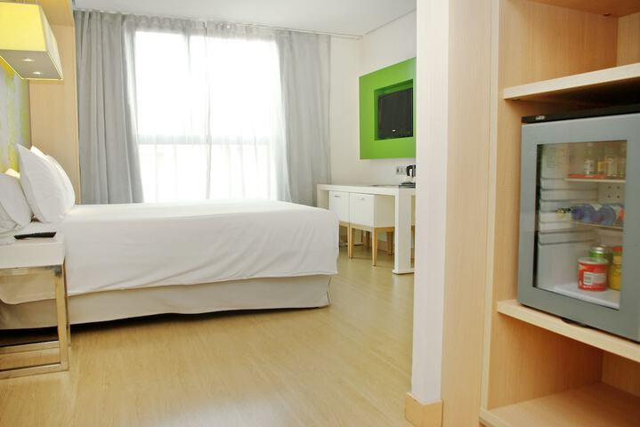 Room 22 of 80