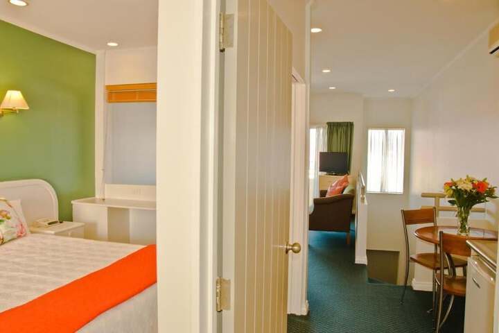 Room 17 of 44