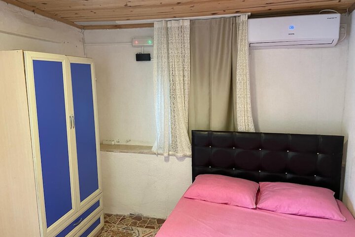 Room 103 of 263