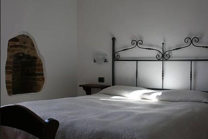 Room 4 of 34
