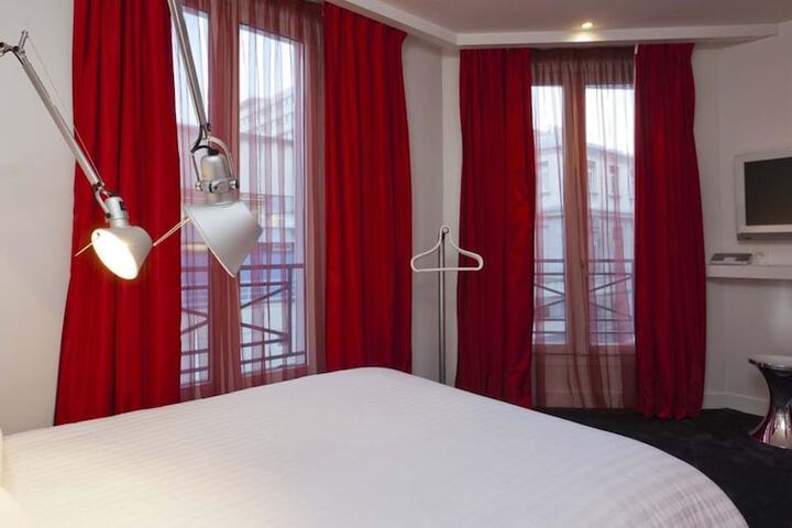 Room 15 of 34