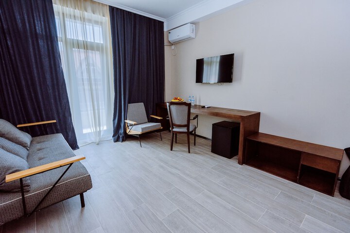 Room 34 of 42