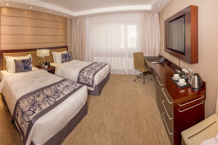 Room 4 of 11