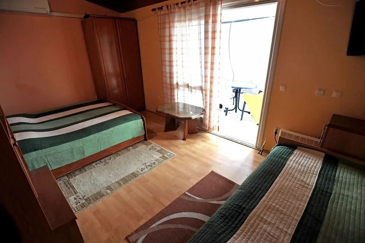 Room 3 of 9