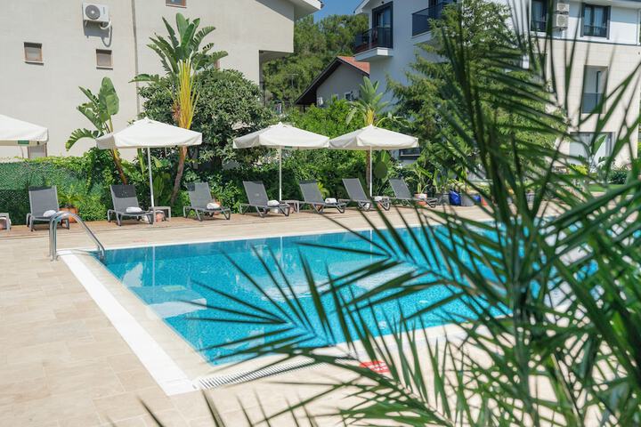 Pool 78 of 122