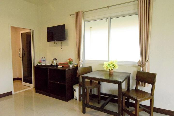 Room 14 of 80