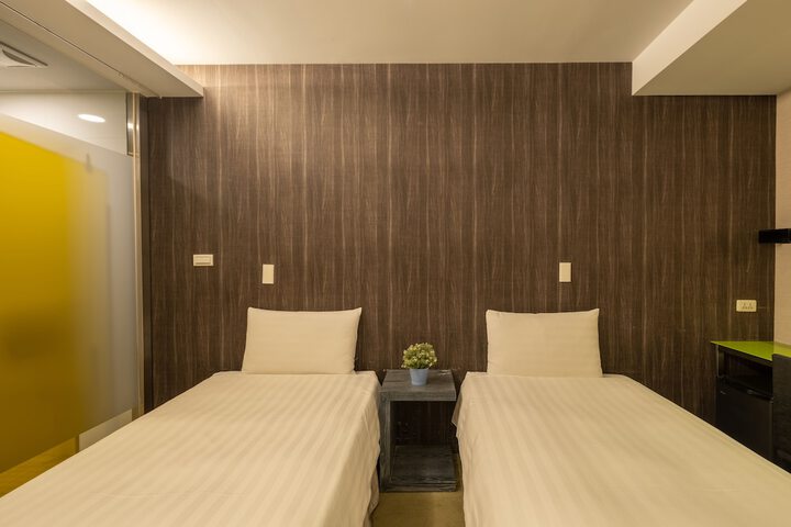 Room 34 of 79