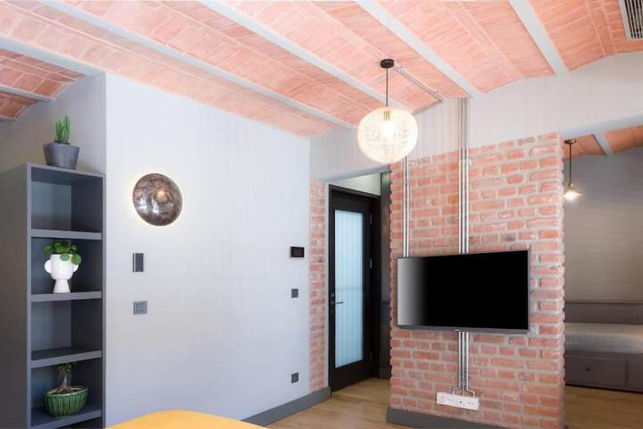Room 11 of 20