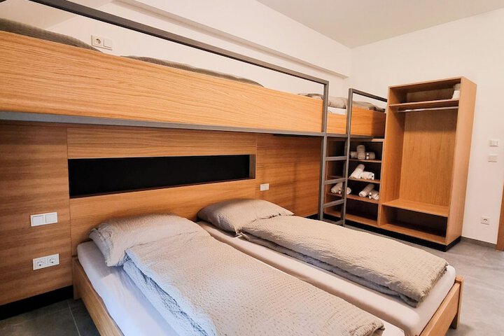Room 8 of 22