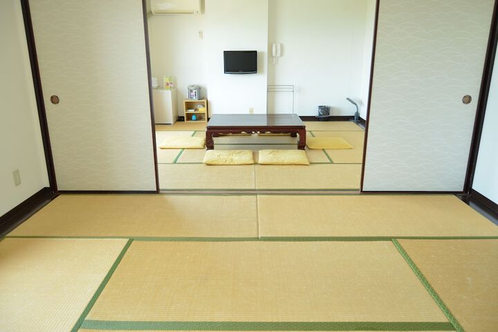 Room 9 of 84